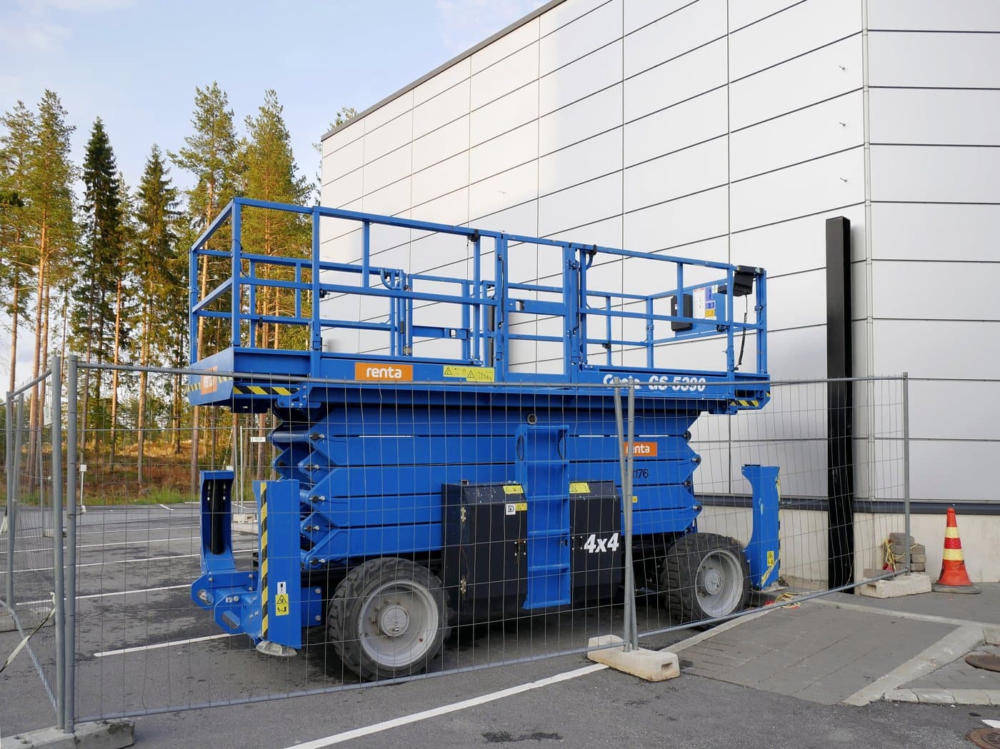 Genie GS-3246 Scissor Lift