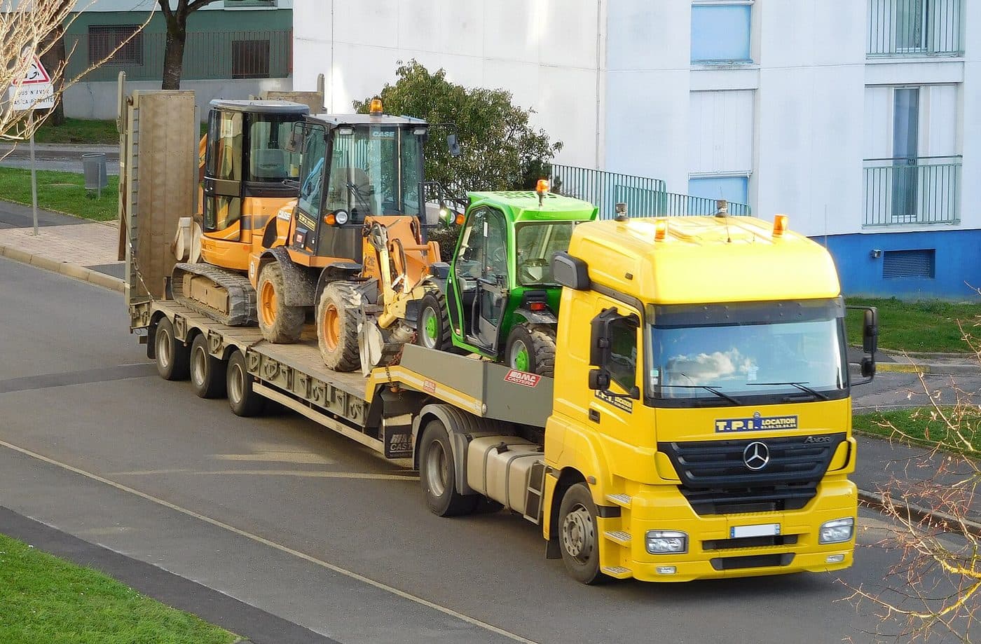 Towmaster T-12DT Equipment Trailer
